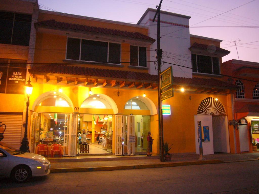 Casa De Huespedes La Rosa Hotell Ixtapan de la Sal Exteriör bild